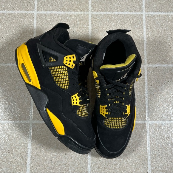 Nike Air Jordan 4 Retro Thunder 2023 Size 11 DH6927-017Men’s Shoe